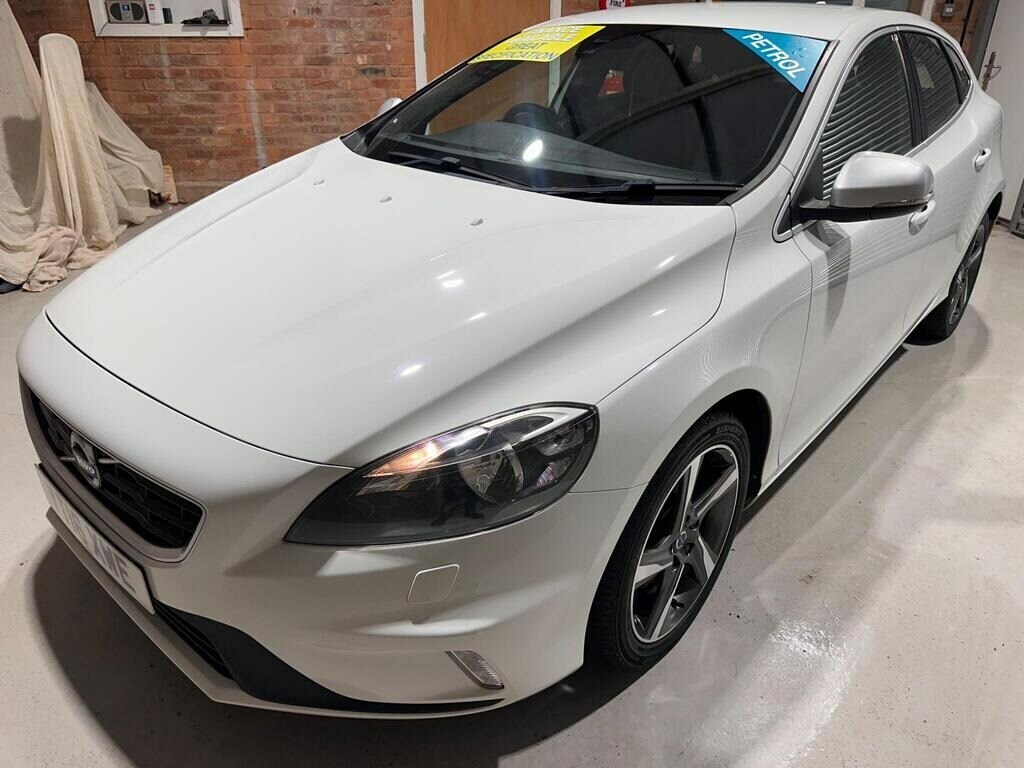 Volvo V40 V40 Momentum Nav T2 Black #15