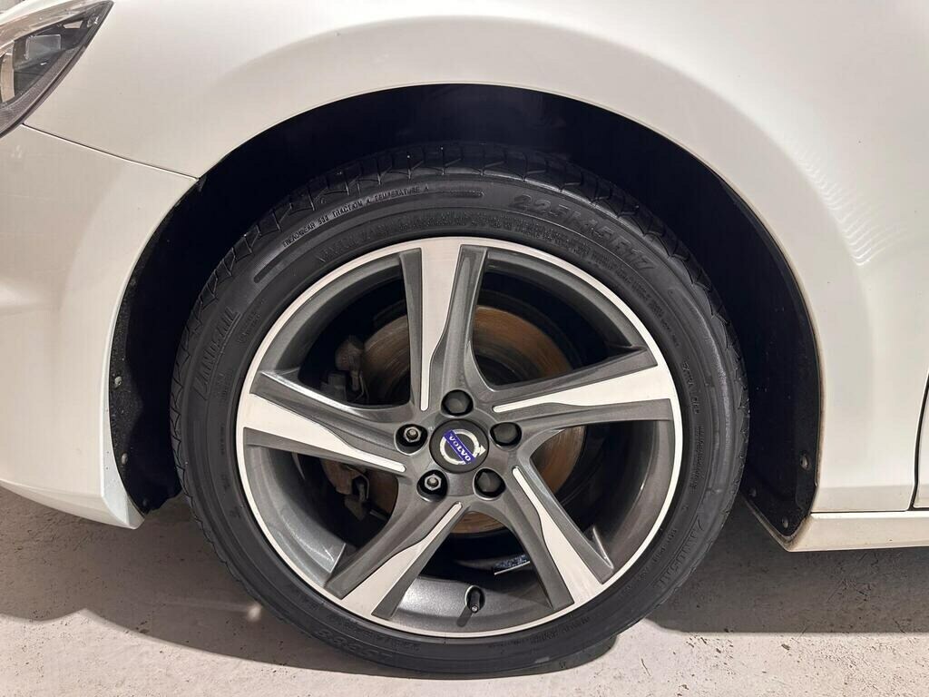 Volvo V40 V40 Momentum Nav T2 Black #53