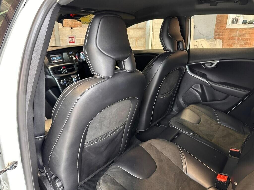 Volvo V40 V40 Momentum Nav T2 Black #48