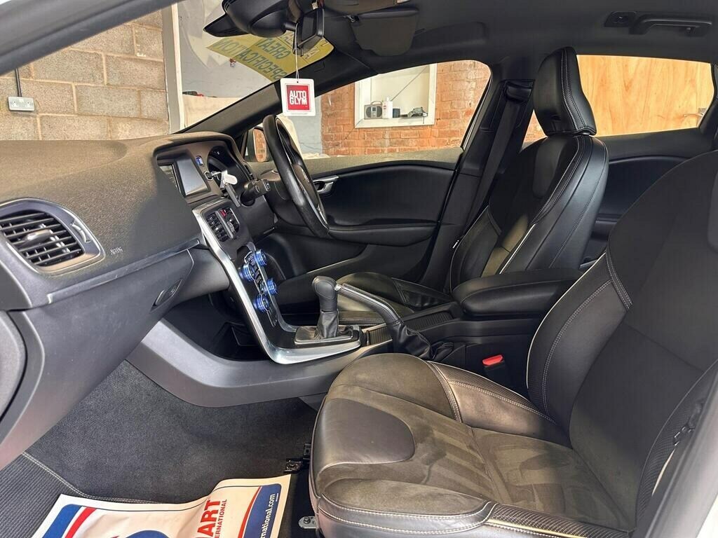 Volvo V40 V40 Momentum Nav T2 Black #51