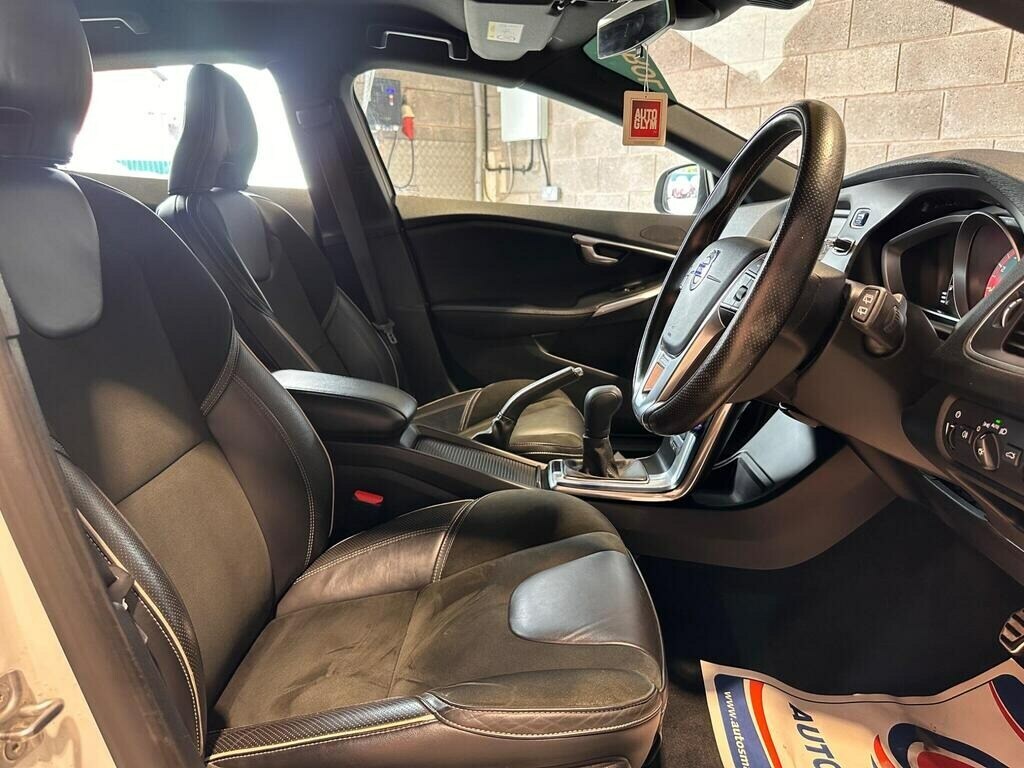 Volvo V40 V40 Momentum Nav T2 Black #19