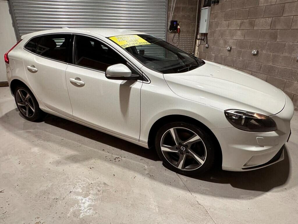 Volvo V40 T2 122 R Design White #5