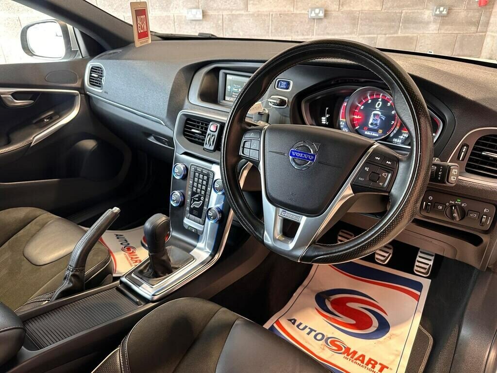 Volvo V40 V40 Momentum Nav T2 Black #20