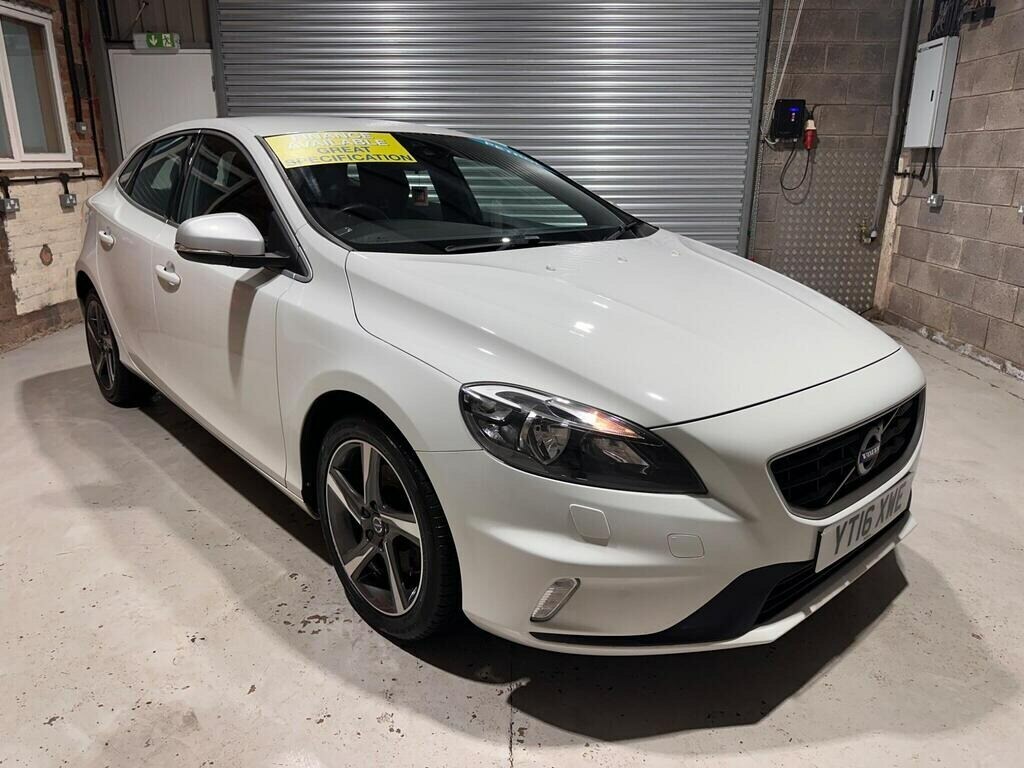 Volvo V40 T2 122 R Design White