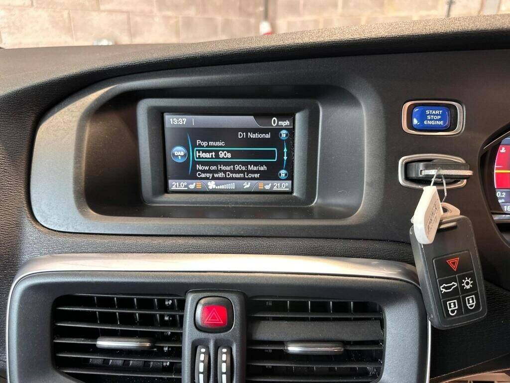 Volvo V40 V40 Momentum Nav T2 Black #31