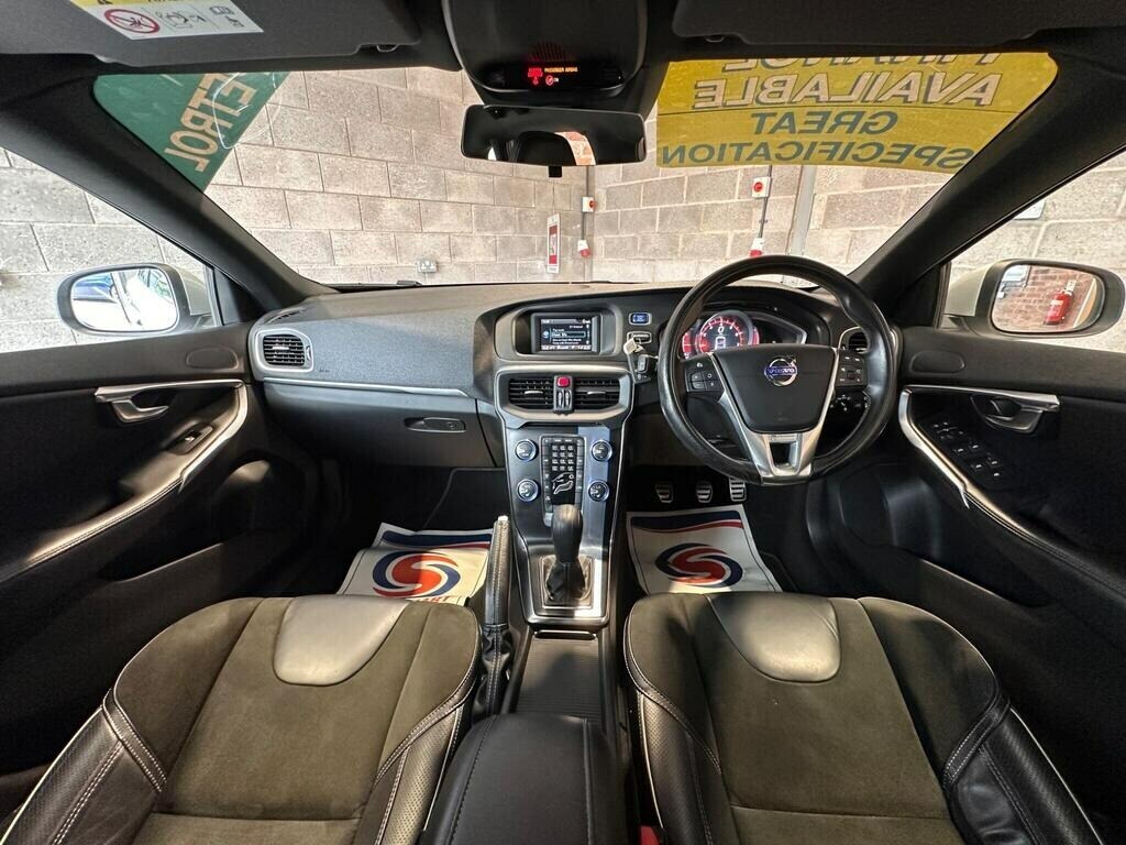 Volvo V40 V40 Momentum Nav T2 Black #22