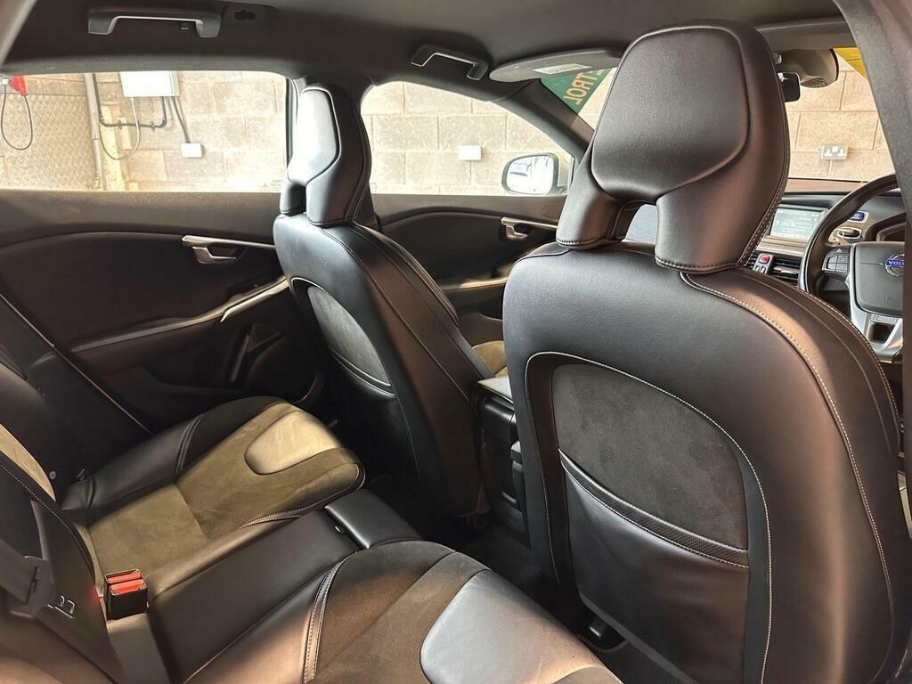 Volvo V40 V40 Momentum Nav T2 Black #42