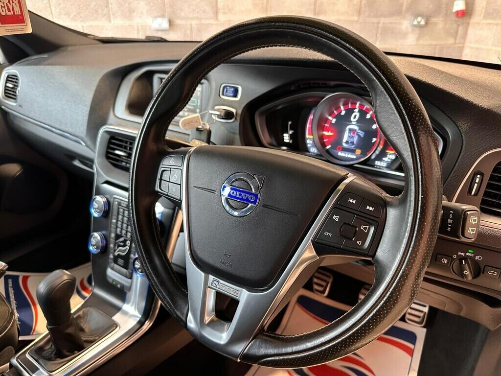 Volvo V40 V40 Momentum Nav T2 Black #21