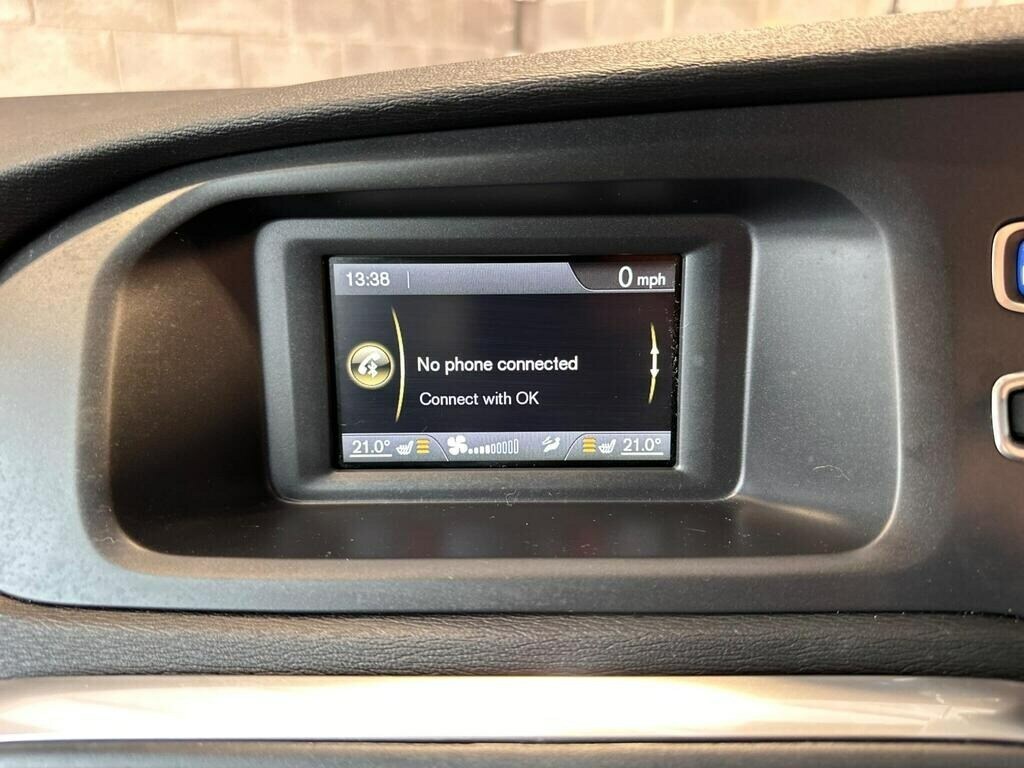 Volvo V40 V40 Momentum Nav T2 Black #34