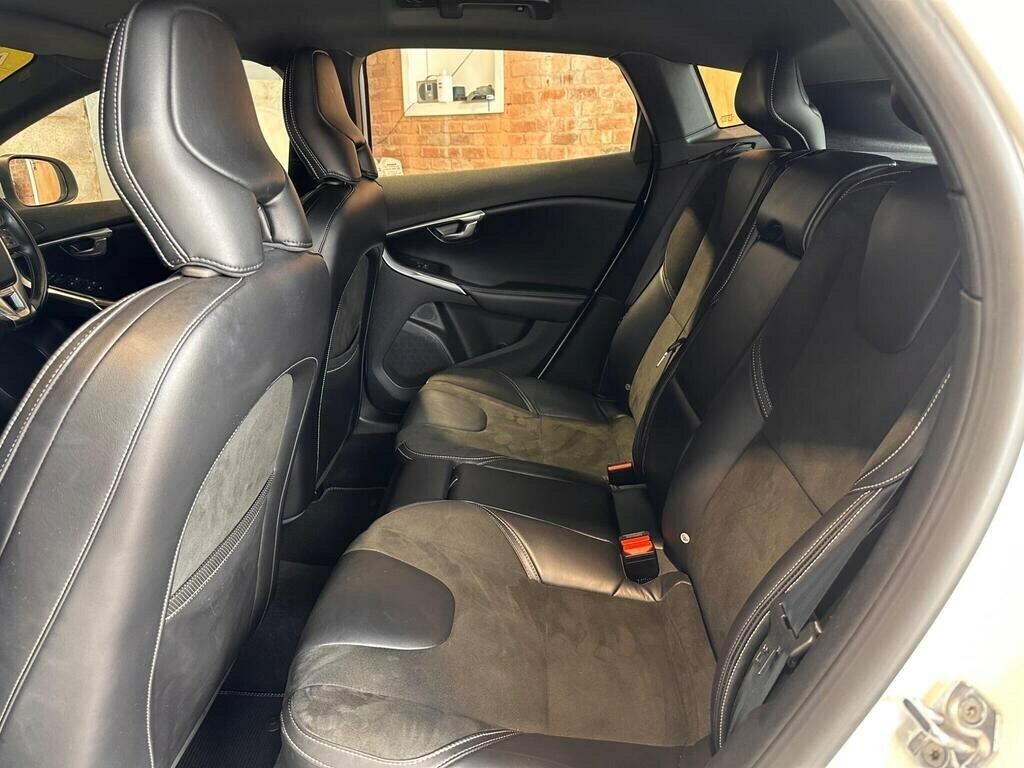 Volvo V40 V40 Momentum Nav T2 Black #47