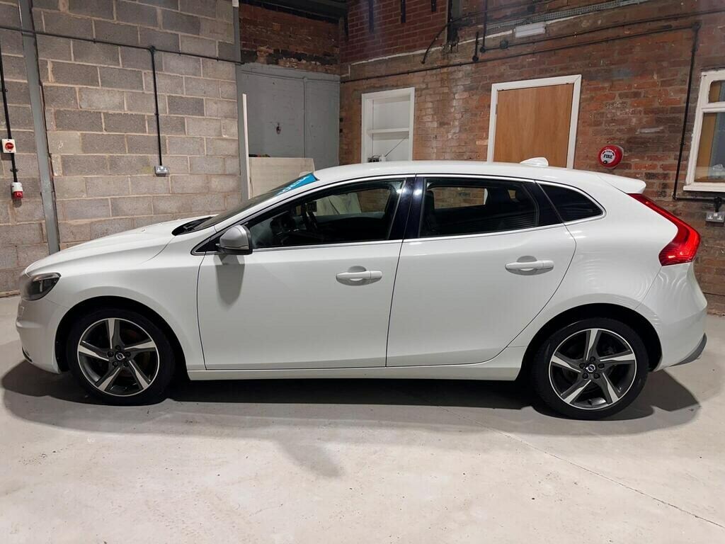 Volvo V40 V40 Momentum Nav T2 Black #12