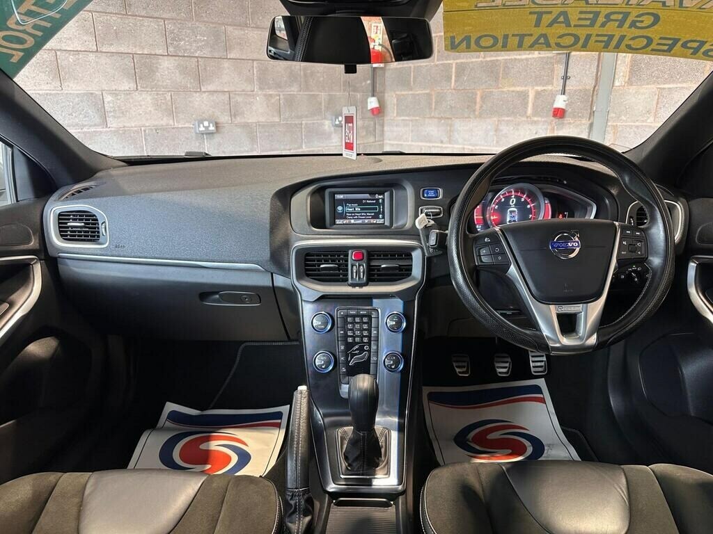 Volvo V40 V40 Momentum Nav T2 Black #23
