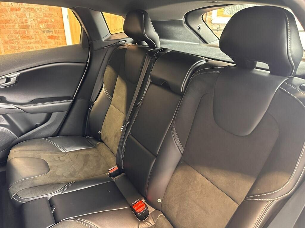 Volvo V40 V40 Momentum Nav T2 Black #46