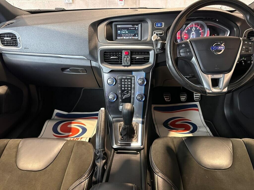 Volvo V40 V40 Momentum Nav T2 Black #30
