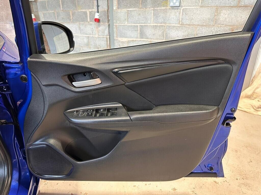 Honda Jazz 1.3 Ex Navi Cvt Black #16