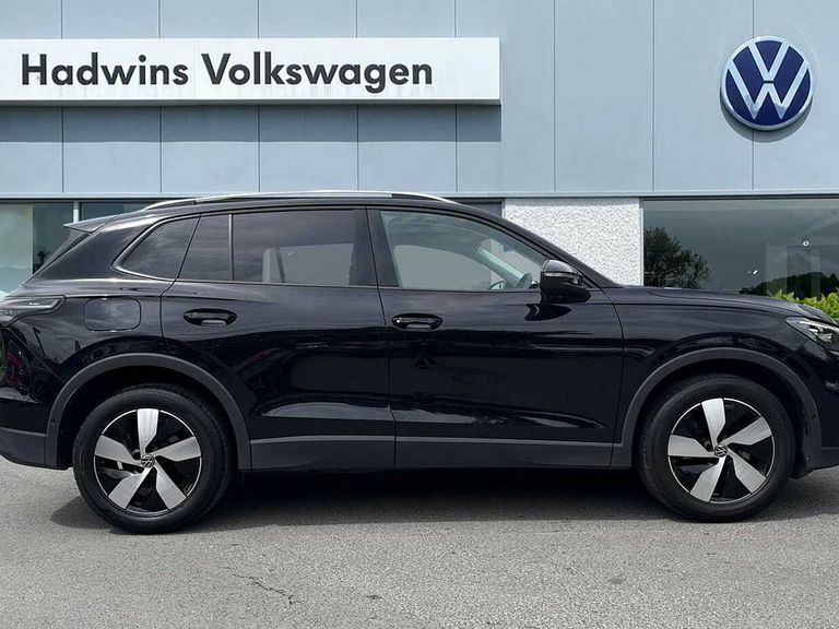 Volkswagen Tiguan 1.5 Etsi 150 Match Dsg PG24ELJ Black #4