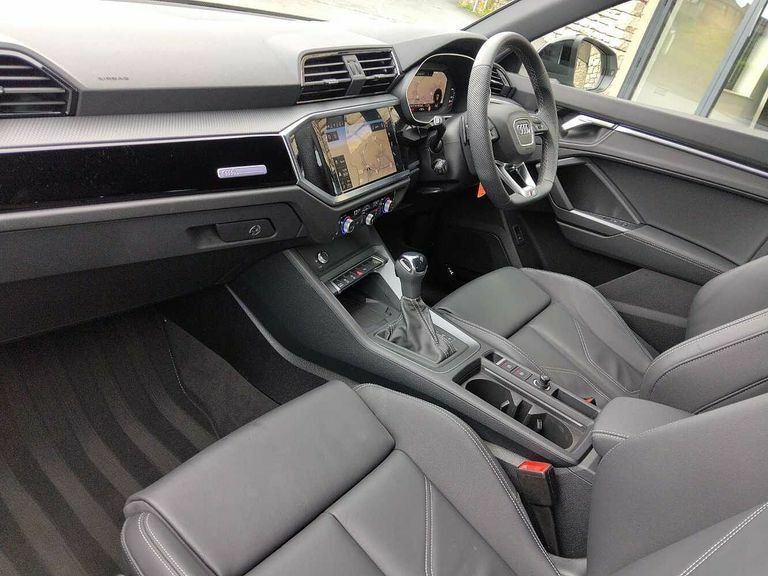 Audi Q3 Black Edition 35 Tfsi 150 Ps S Tronic PK75YBU White #2
