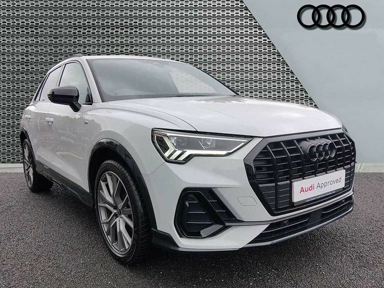 Audi Q3 Black Edition 35 Tfsi 150 Ps S Tronic White