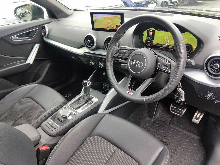 Audi Q2 S Line 35 Tfsi 150 Ps S Tronic DF73SRZ Black #6