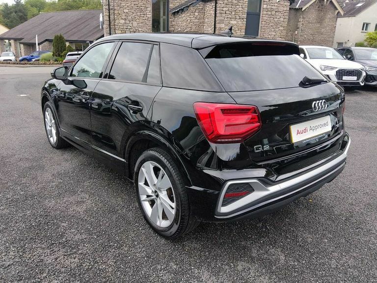 Audi Q2 S Line 35 Tfsi 150 Ps S Tronic DF73SRZ Black #3