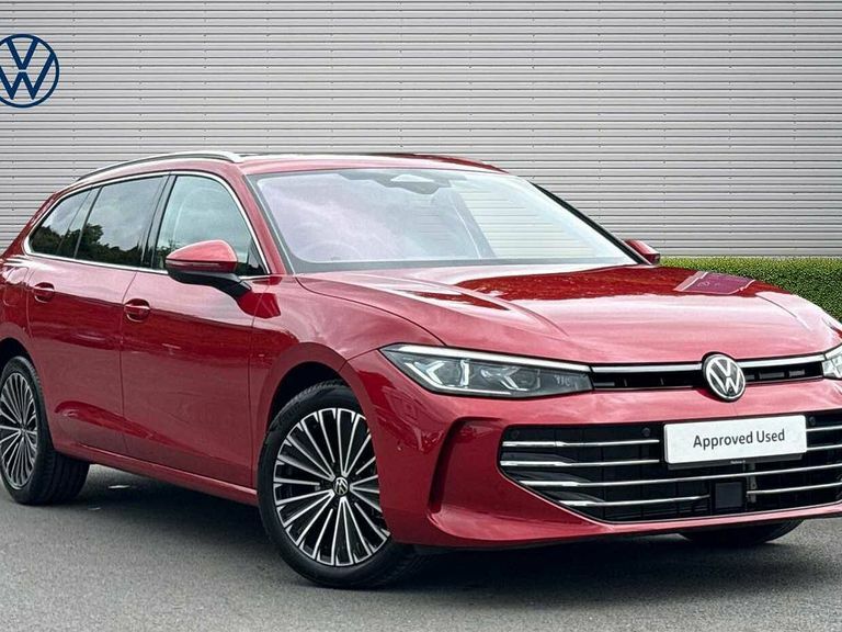 Volkswagen Passat 1.5 Etsi Elegance Dsg Red