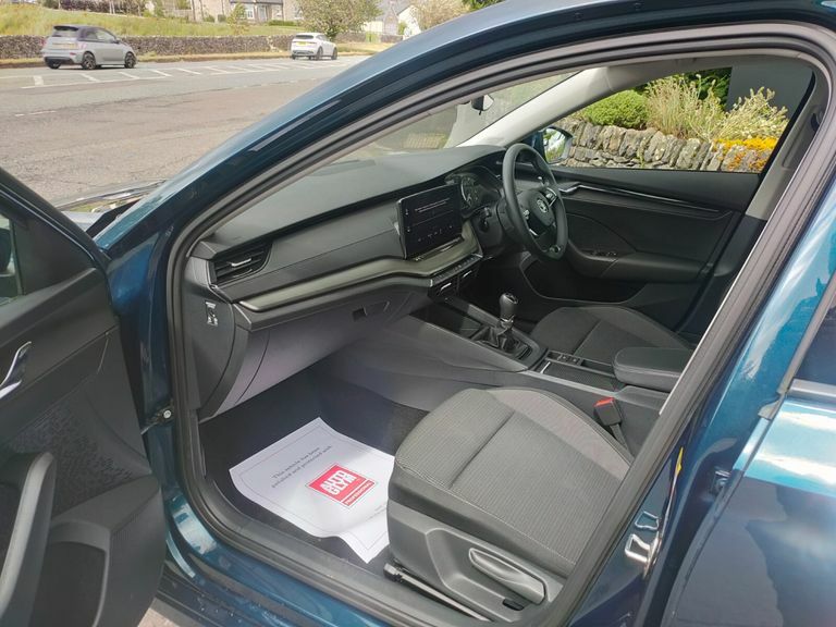 Skoda Octavia 1.5 Tsi Se Blue #3