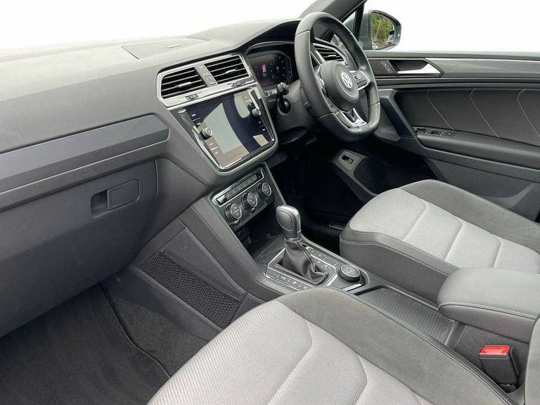 Volkswagen Tiguan 2.0 Tsi 190 4Motion R-line Tech Dsg Grey #2