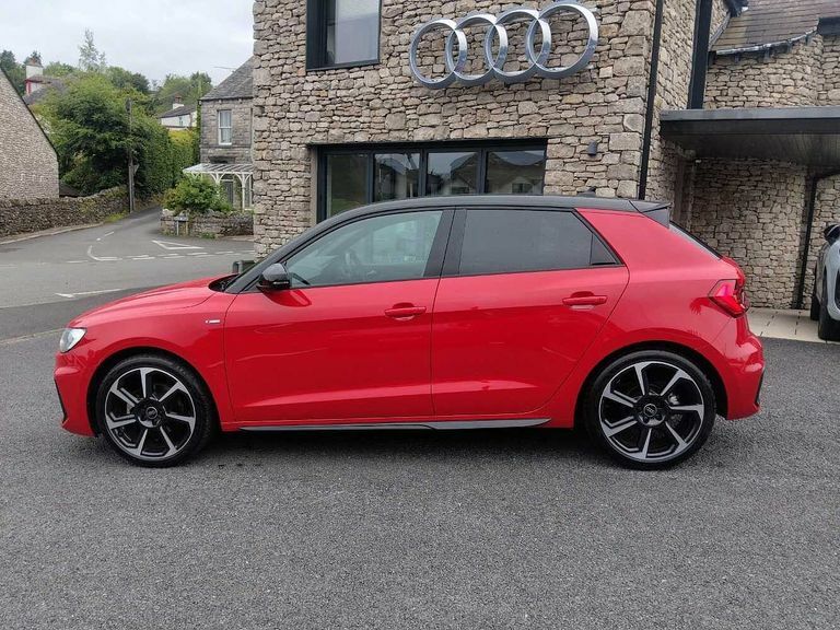 Audi A1 Black Edition 35 Tfsi 150 Ps S Tronic Red #4