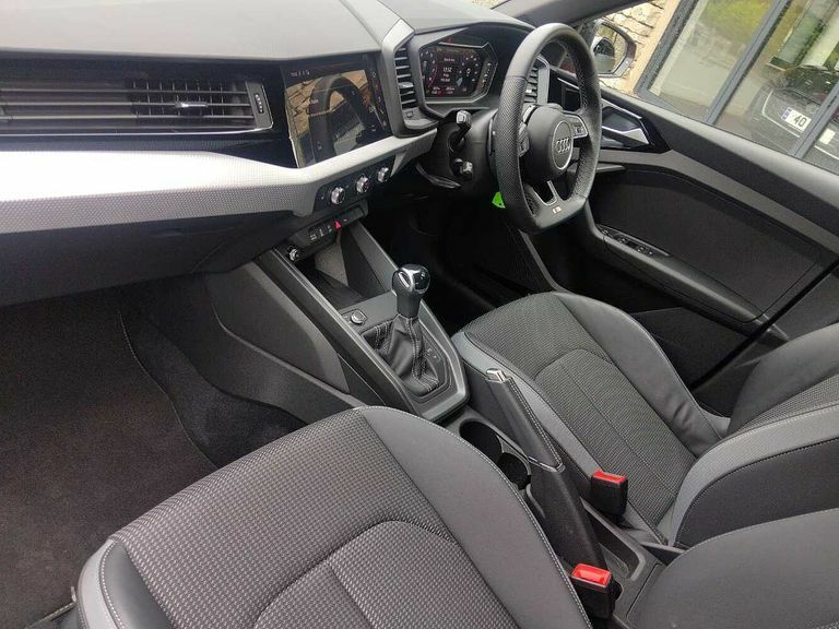 Audi A1 Black Edition 35 Tfsi 150 Ps S Tronic Red #2