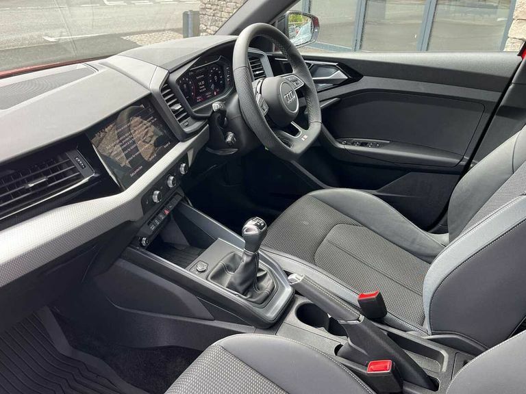 Audi A1 Black Edition 30 Tfsi 116 Ps 6-Speed PK26FKB Red #2