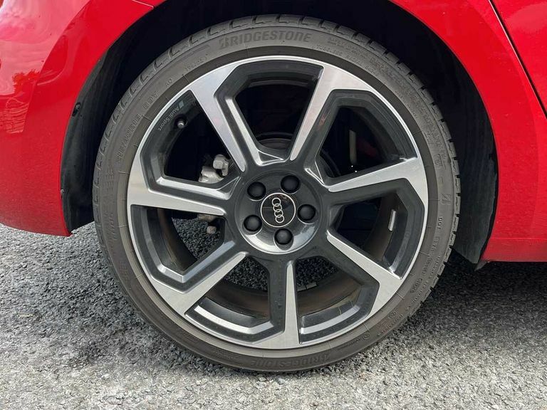 Audi A1 Black Edition 30 Tfsi 116 Ps 6-Speed PK26FKB Red #5