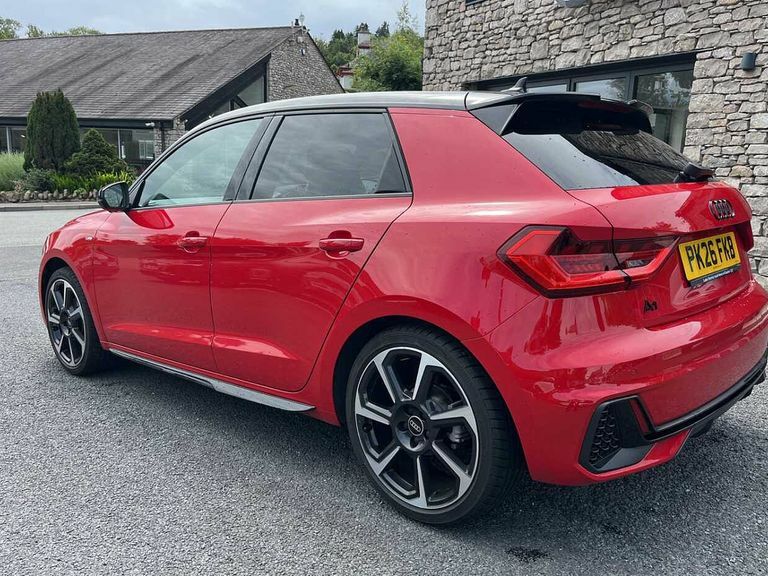 Audi A1 Black Edition 30 Tfsi 116 Ps 6-Speed PK26FKB Red #3