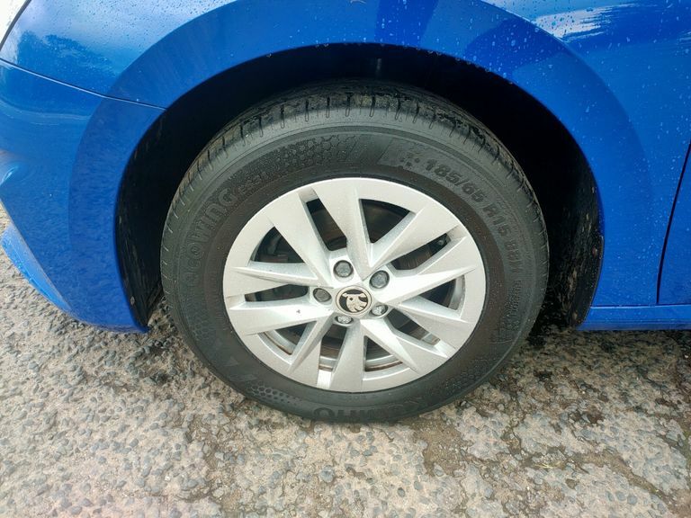 Skoda Fabia 1.0 Tsi 110 Se Comfort Blue #4