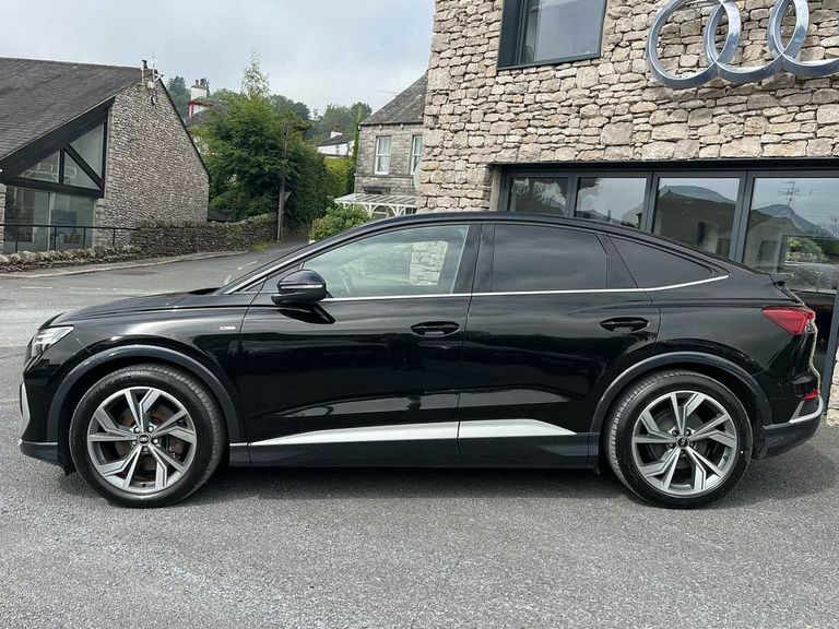 Audi Q4 E Tron Q4 Sportback Launch Edition 40 E-tron 150,00 Kw PJ71ULE Black #4