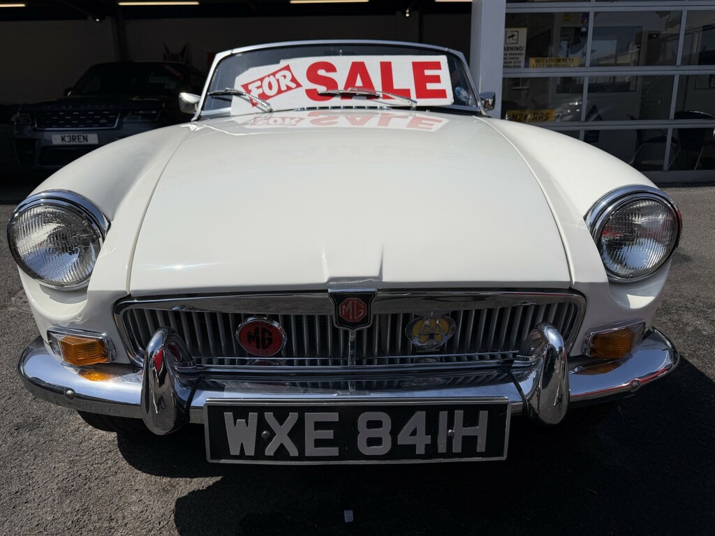 MG MGB 1.8 Roadster Beautifully Restored White