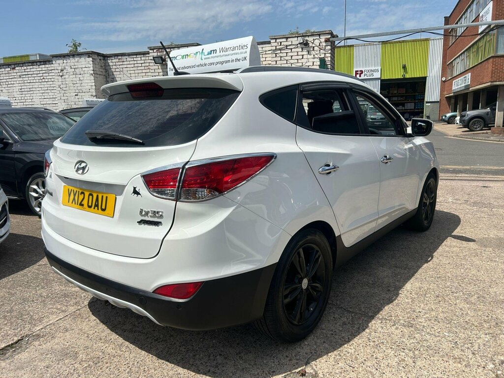 Hyundai Ix35 1.7 Crdi Premium Euro 5 Ss White #4