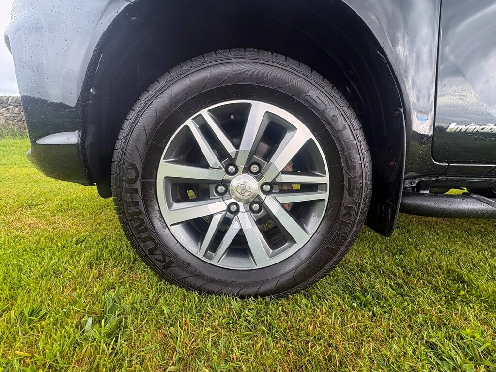 Toyota HILUX D-4d Active Black #16