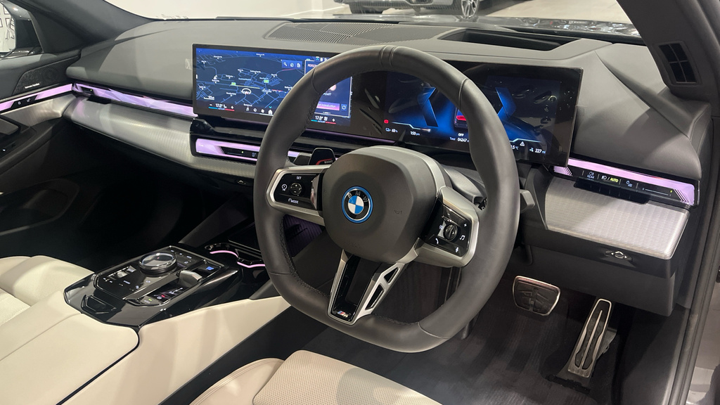 BMW i5 40 83.9Kwh M Sport Edrive 11Kw Charger Grey #6