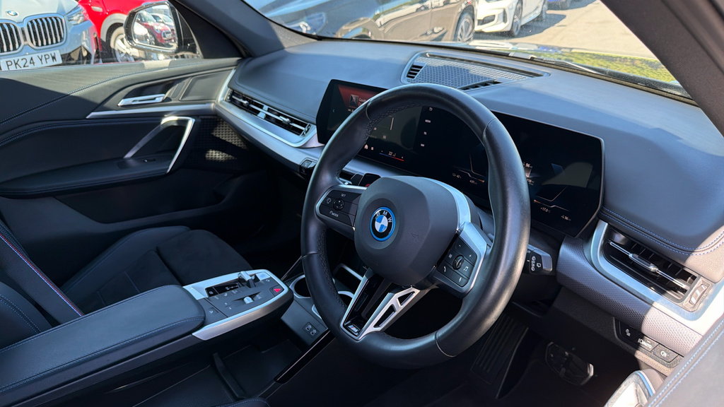 BMW iX1 30 66.5Kwh M Sport Xdrive 11Kw Charger Black #5