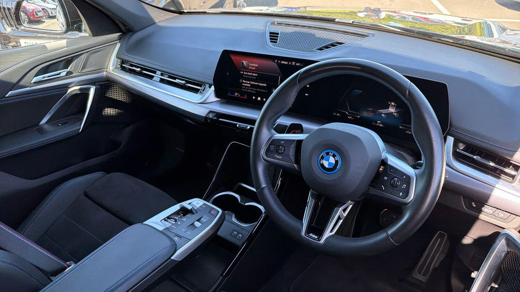 BMW iX1 30 66.5Kwh M Sport Xdrive 11Kw Charger Black #4