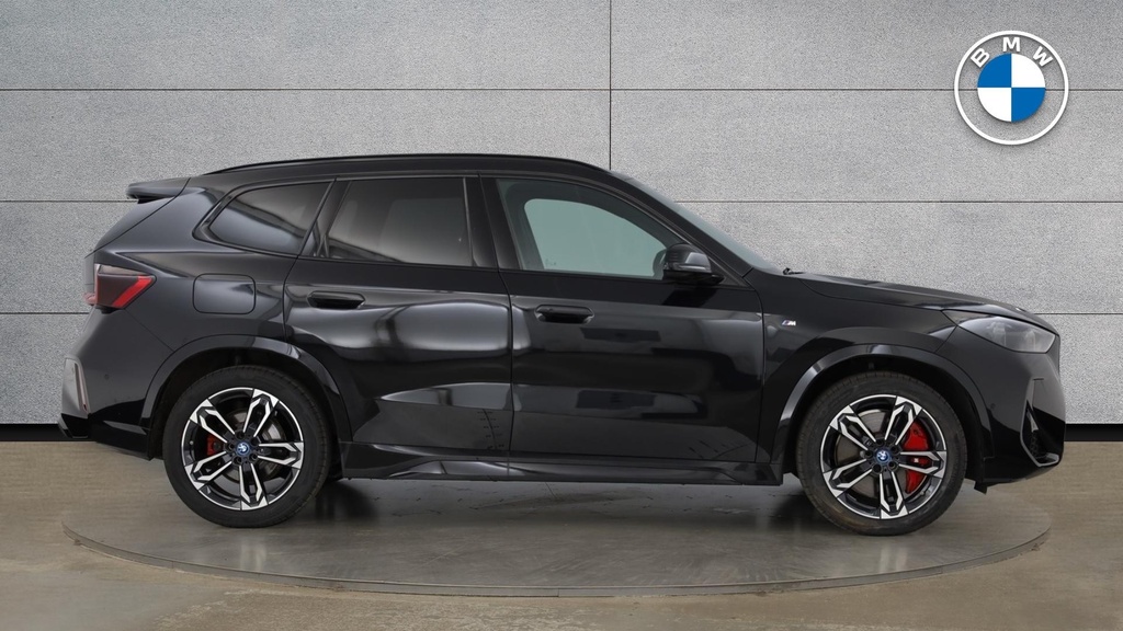 BMW iX1 20 66.5Kwh M Sport Edrive 11Kw Charger Black #3