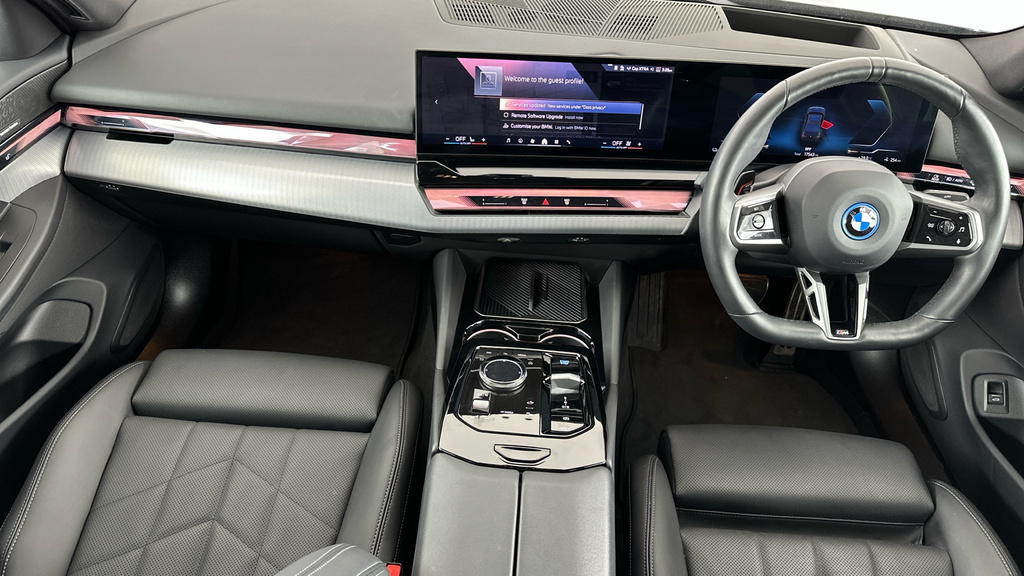 BMW i5 40 83.9Kwh M Sport Edrive 11Kw Charger Grey #4
