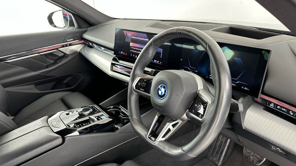 BMW i5 40 83.9Kwh M Sport Edrive 11Kw Charger Grey #6