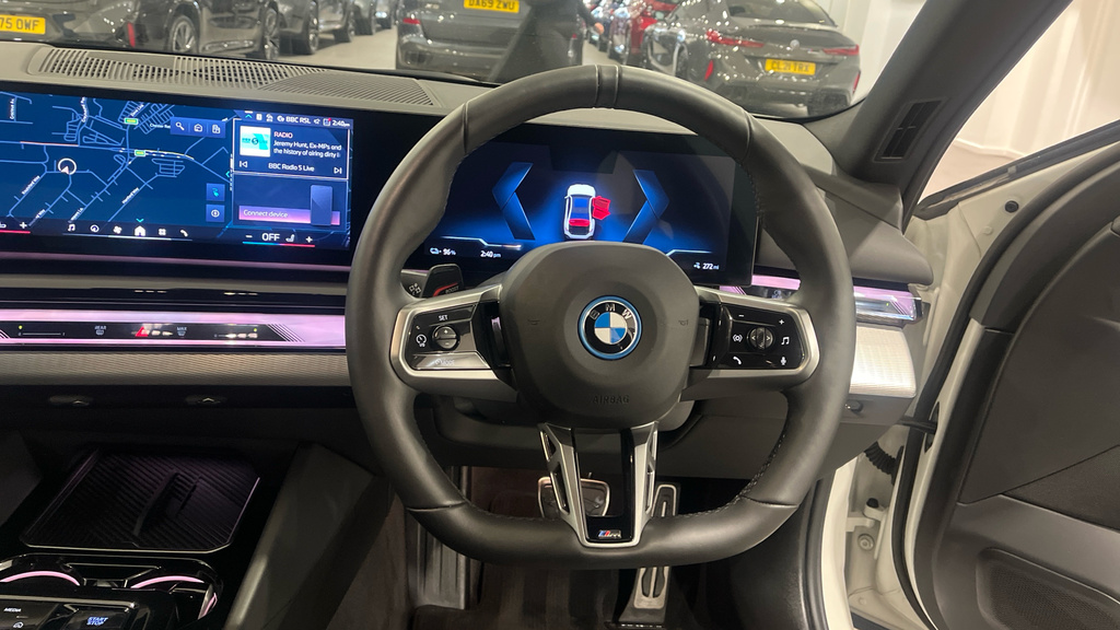 BMW i5 40 83.9Kwh M Sport Edrive 11Kw Charger White #5