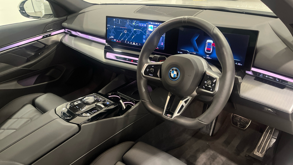 BMW i5 40 83.9Kwh M Sport Edrive 11Kw Charger White #6