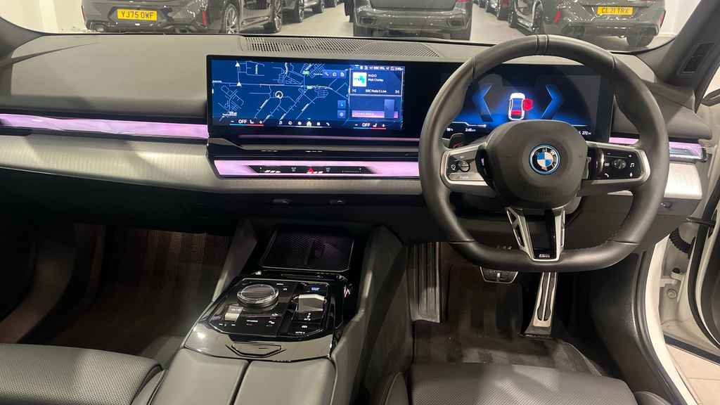 BMW i5 40 83.9Kwh M Sport Edrive 11Kw Charger White #4