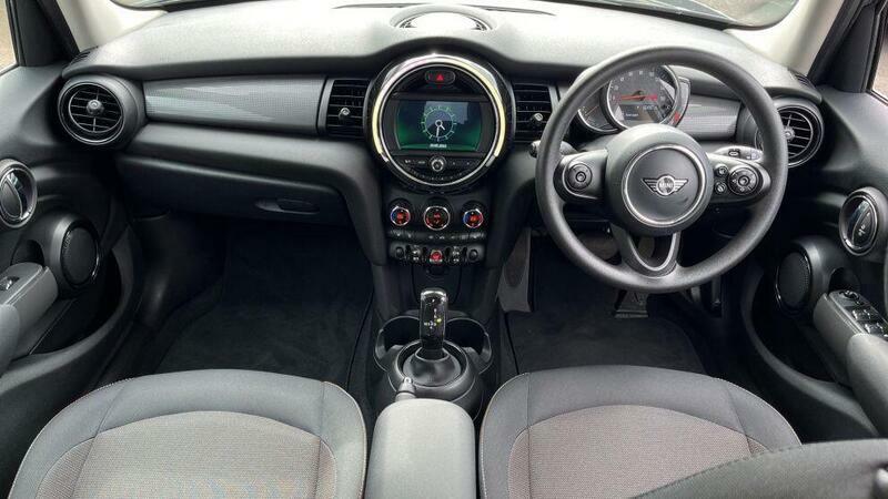 Mini Hatch 1.5 Cooper Classic Steptronic Euro 6 Ss Black #4