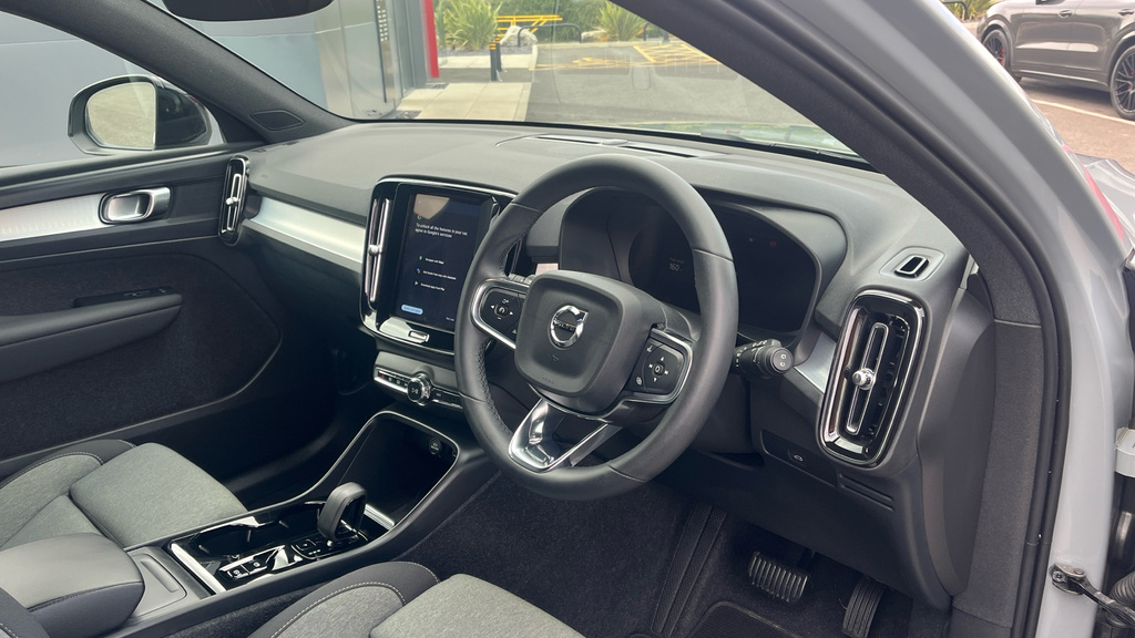 Volvo XC40 2.0 B3 Mhev Plus Dark Dct Euro 6 Ss Grey #6