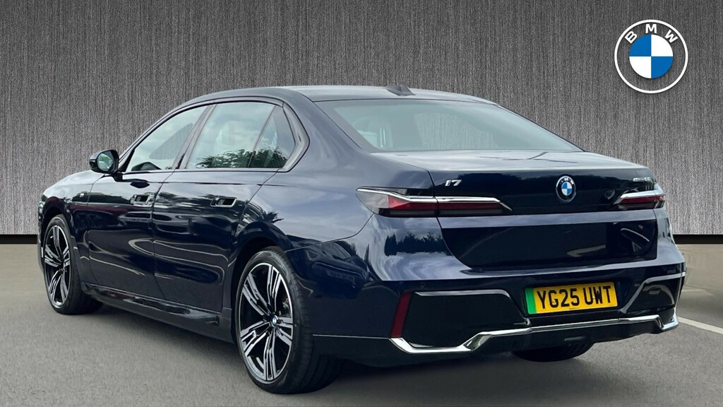 BMW i7 50 105.7Kwh M Sport Edrive Blue #2