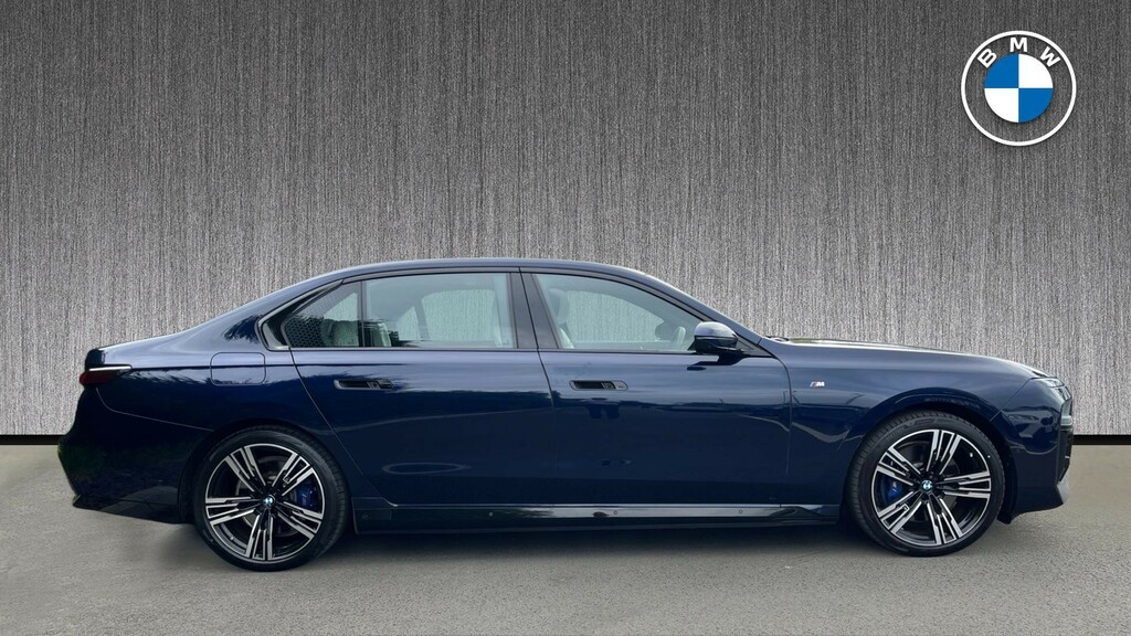 BMW i7 50 105.7Kwh M Sport Edrive Blue #3